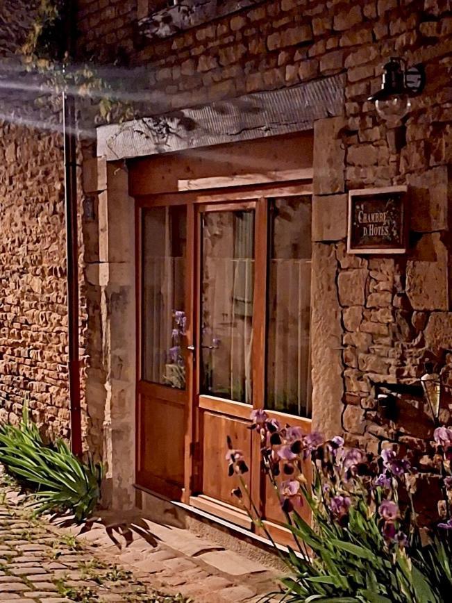 Chambre Les Marguerites Cluny Exterior foto